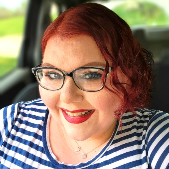 Meet your Posher, Em! - Picture 3 of 8